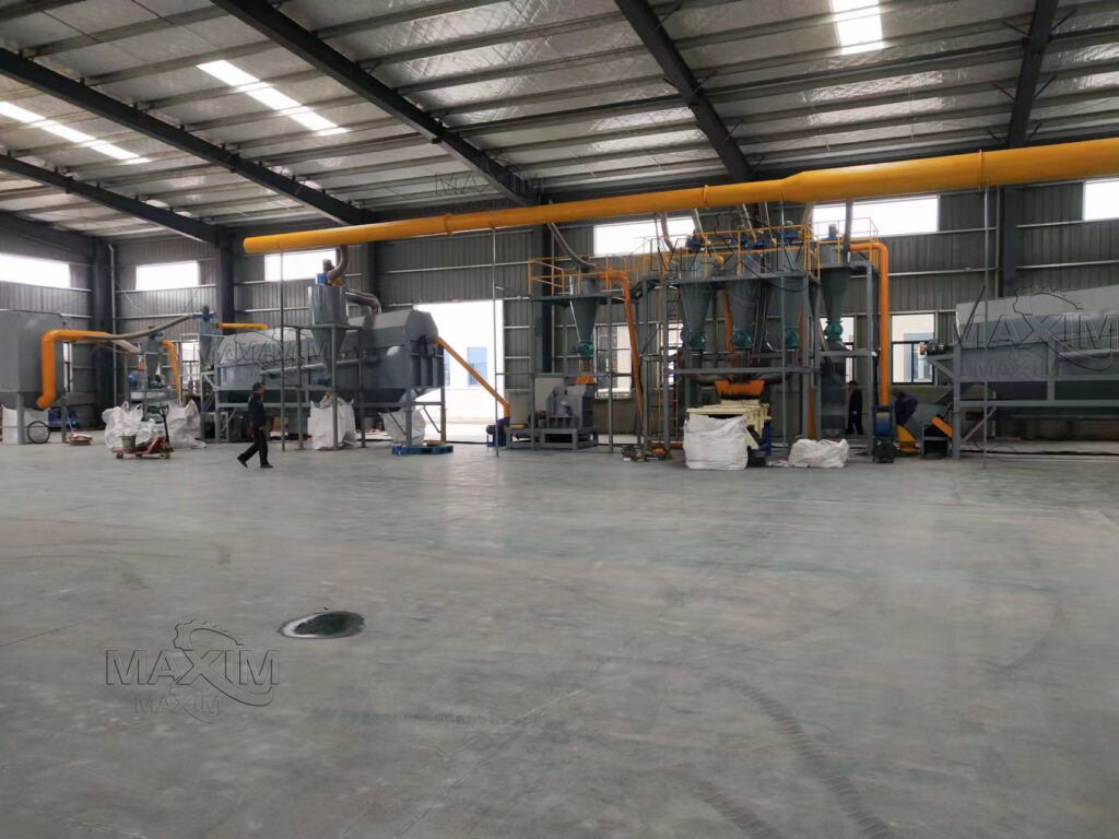 Lithium battery recycling production line